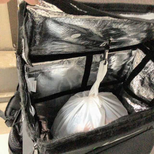 ウーバーイーツ　バッグ　改造　宙吊りUberEatsBag_kaizou07.JPG